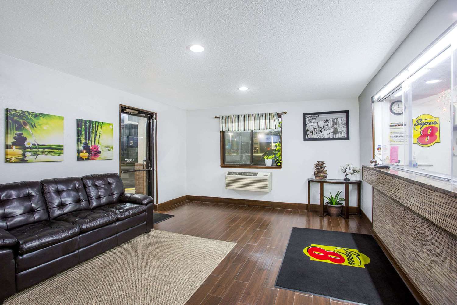 Super 8 by Wyndham Franklin 36/43