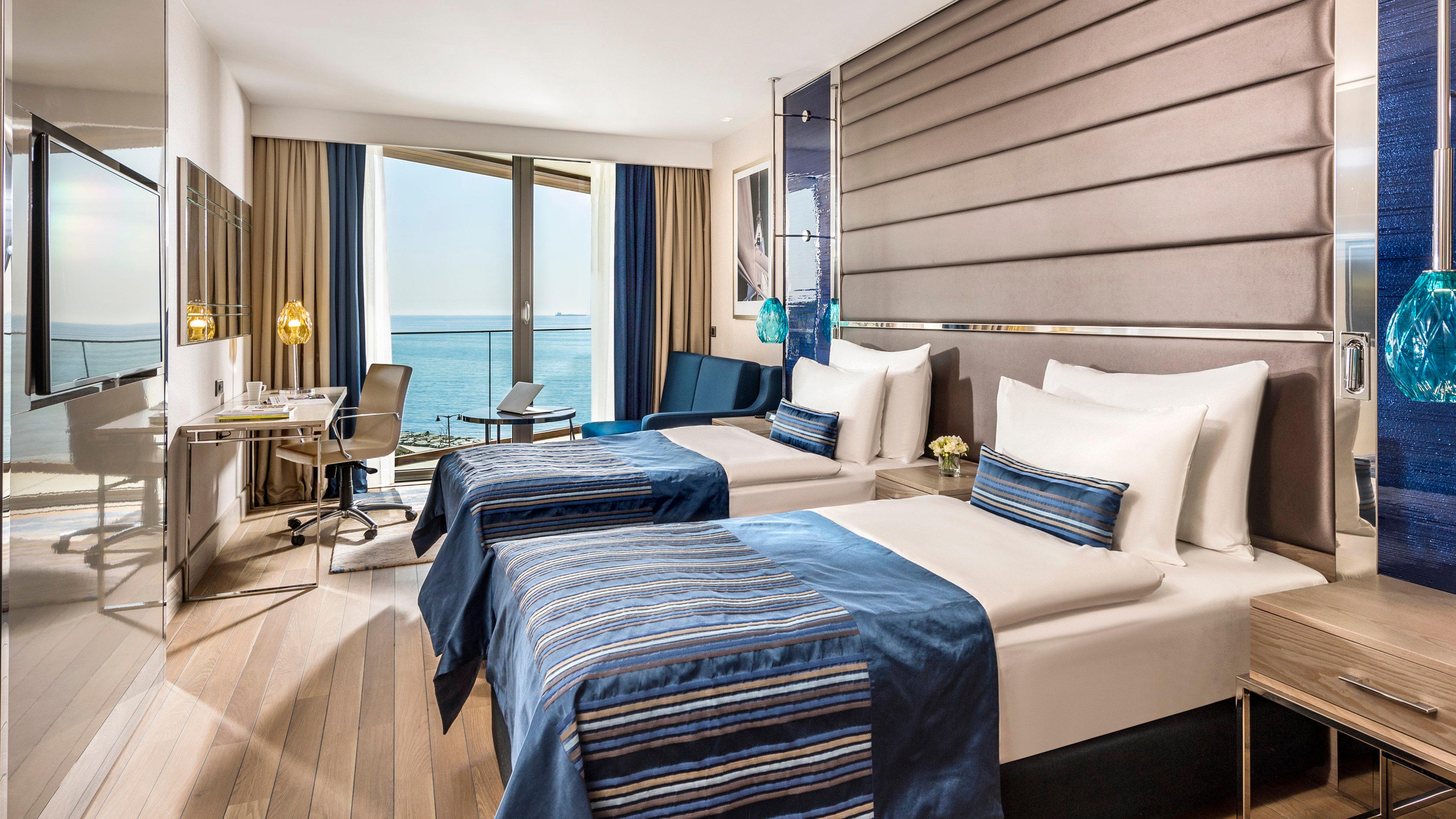 Premium, Twin Beds, Side Sea View, Sofa