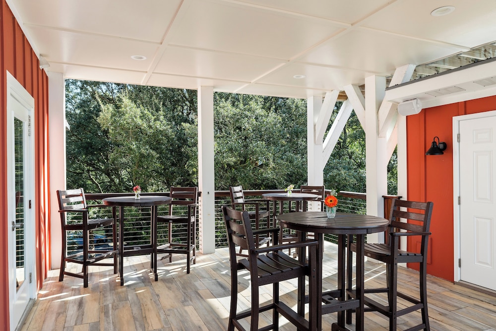 Regatta Inn 39/64