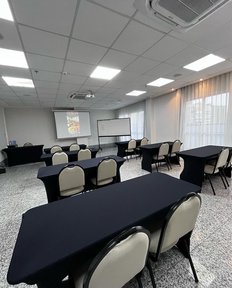 Tulip Inn Vila Velha 43/50