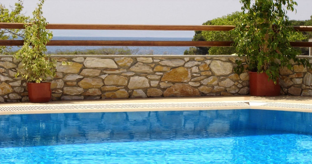 Villa Maraki 12/68