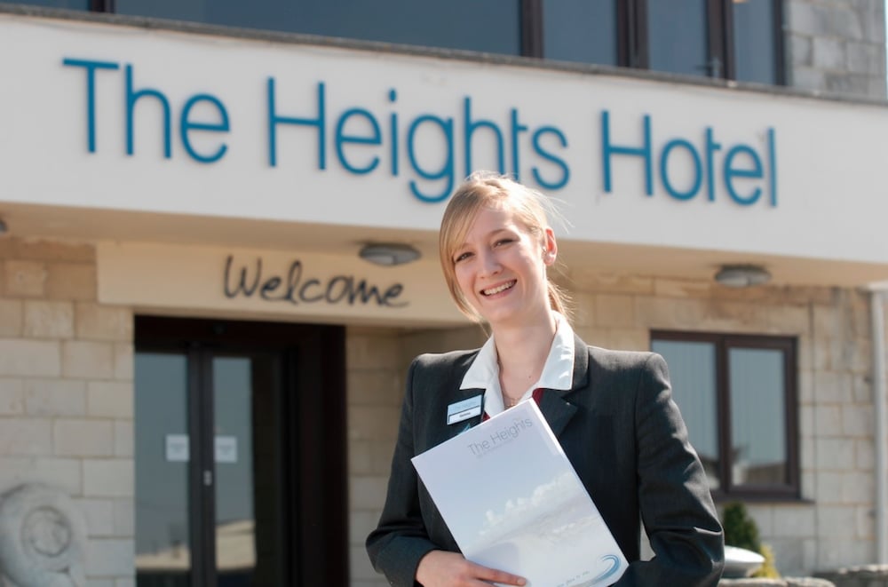 Heights Hotel 6/50