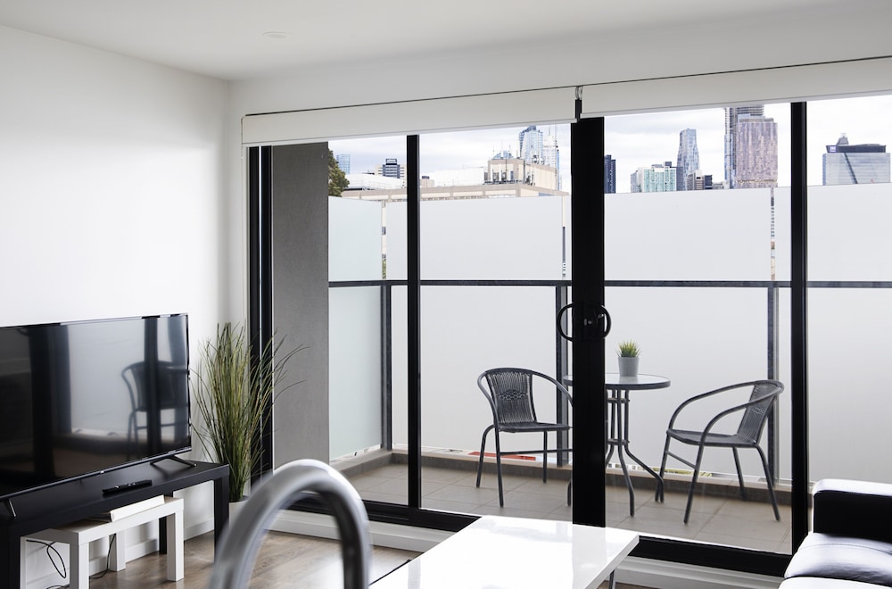RNR Serviced Apartments North Melbourne 25/44
