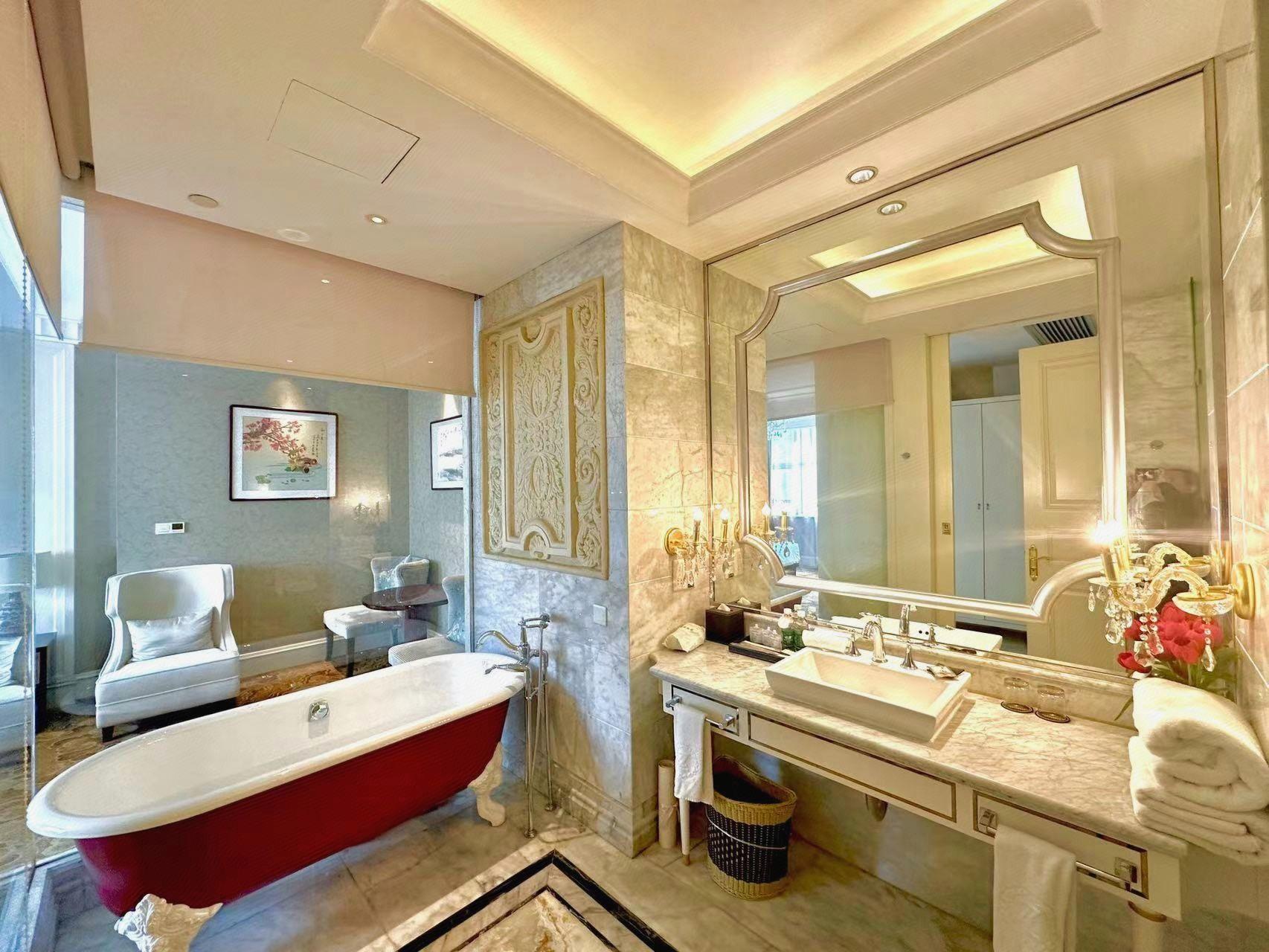 Zhongwei International Holiday Hotel 49/49