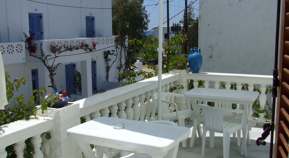 Hotel Eleftheria 11/45