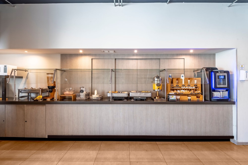 City Express Junior by Marriott Merida Altabrisa 10/47