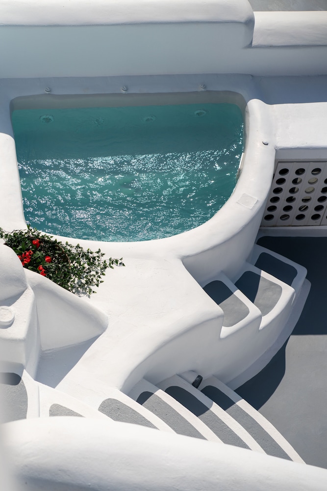 Radiant Santorini 23/45