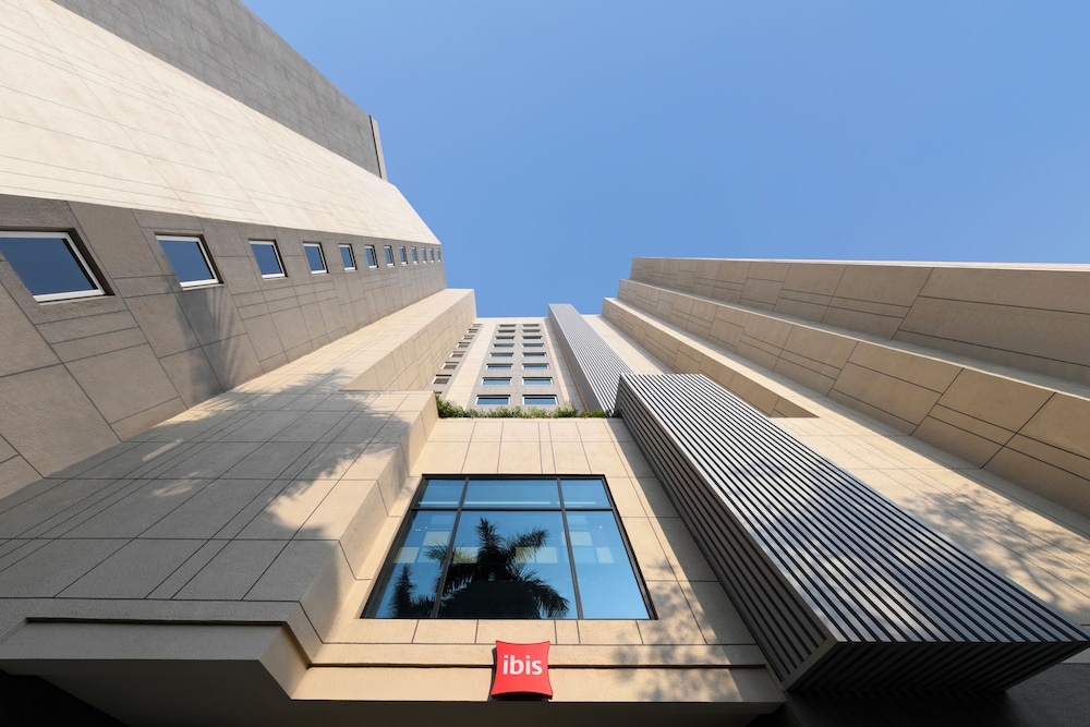 Ibis Mumbai BKC 49/75