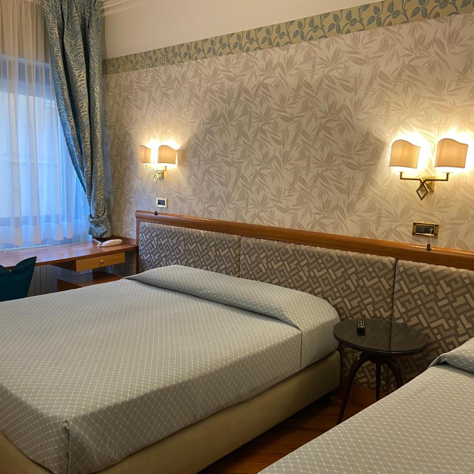 ROOM, TRIPLE