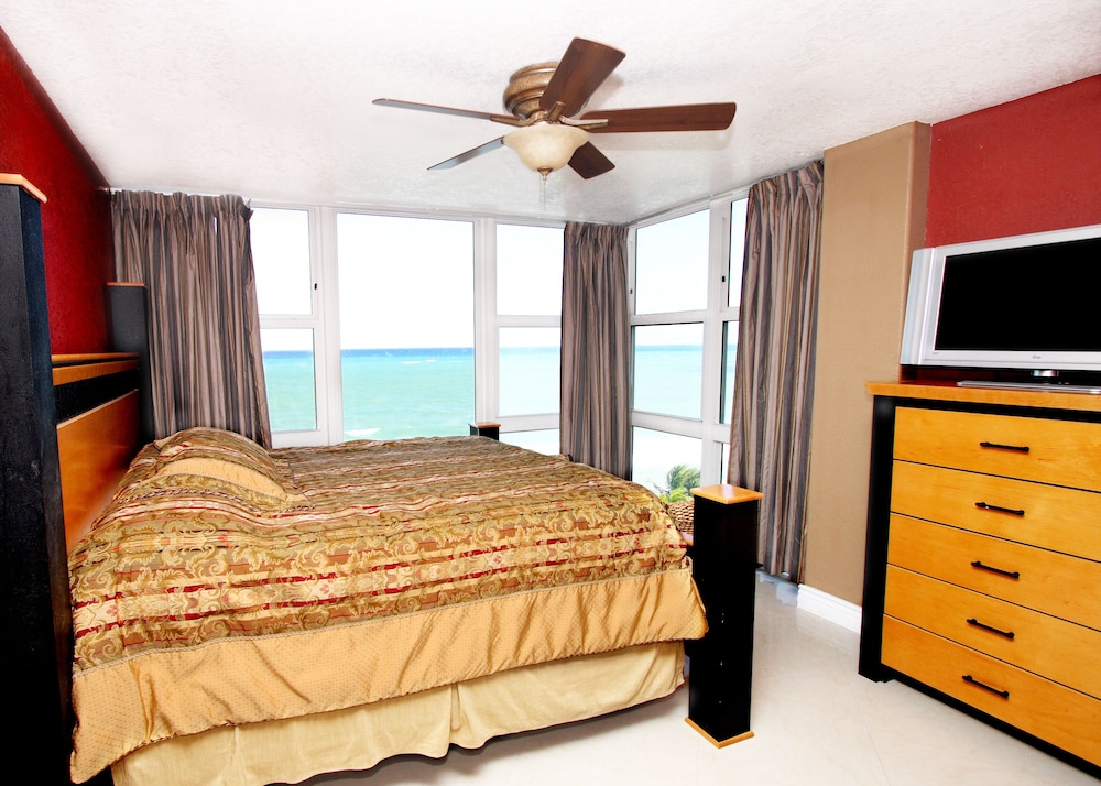 Ocean Manor Beach Resort 23/53