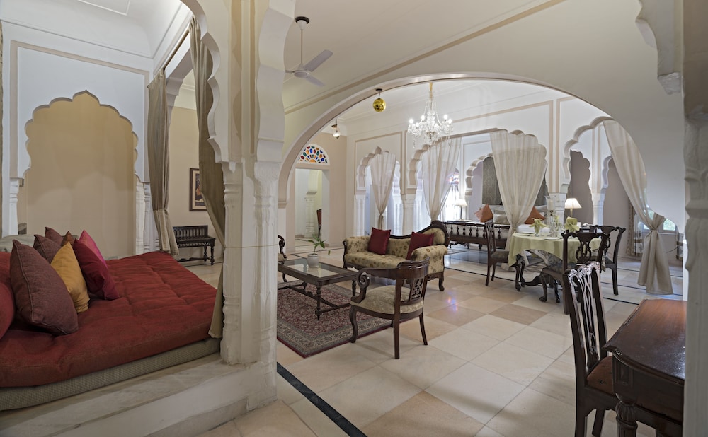 Alsisar Mahal 16/50