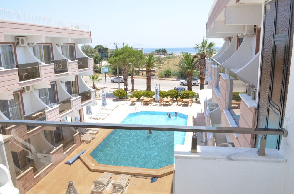 Mulka Hotel 38/48
