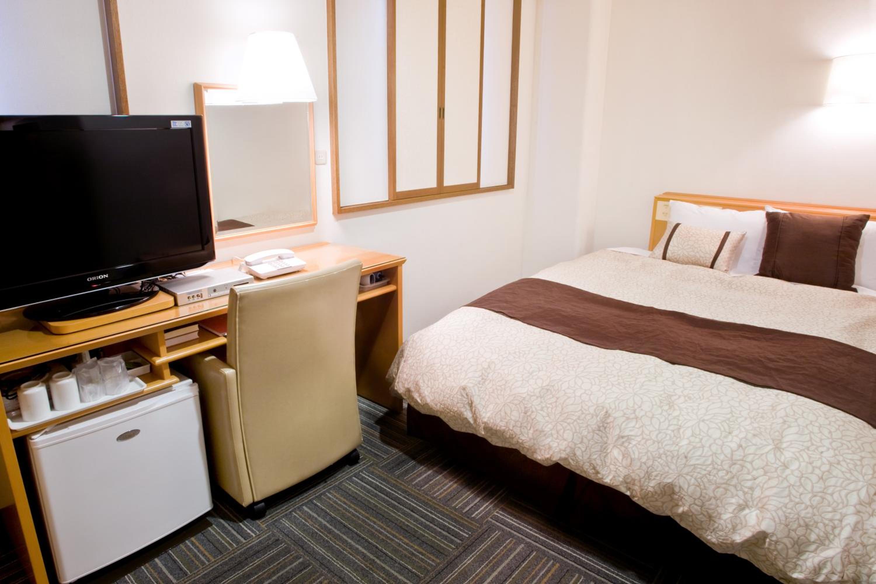 DELUXE, TWIN BEDS, SMOKING