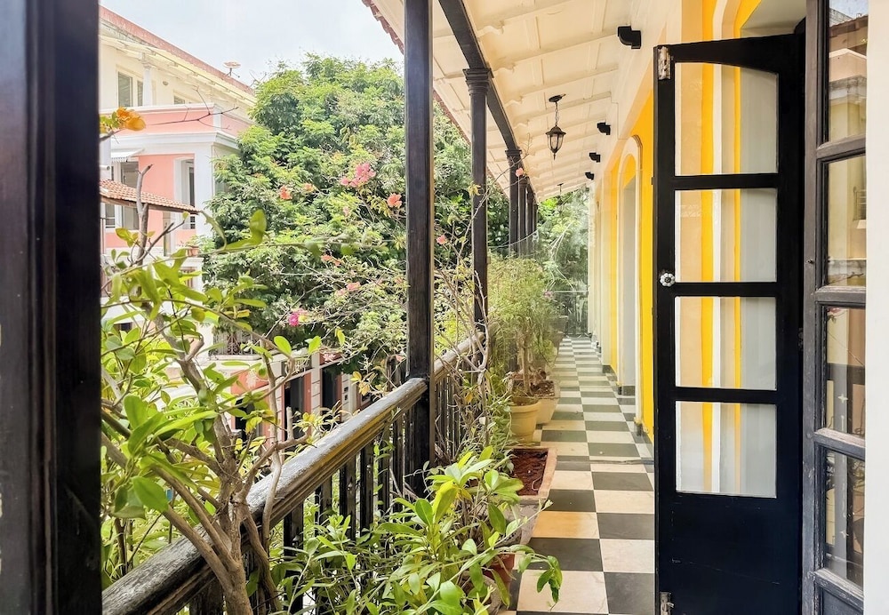 Le Chateau - A Heritage Boutique Hotel 67/72