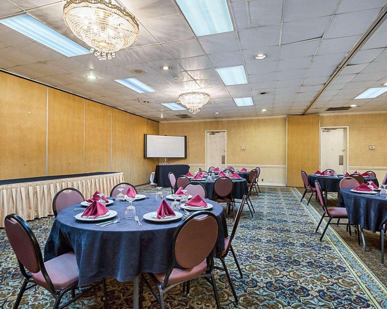 GreenTree Hotel and Extended Stay Channelview I-10 14/23