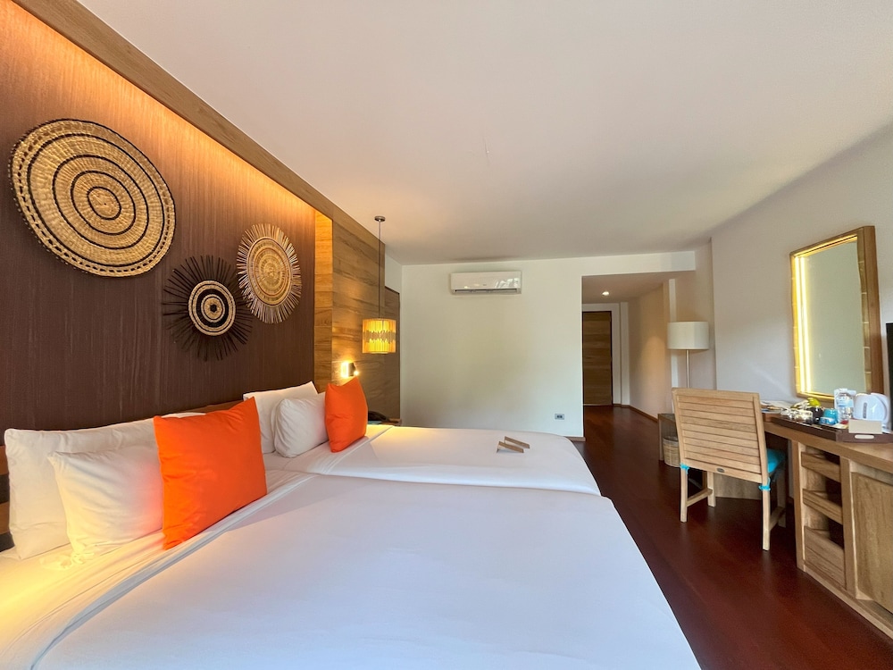 Premier, Twin Beds, Bay View, Hill Side