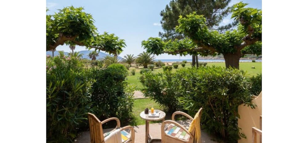 Marina Di Lava Hotel 33/60