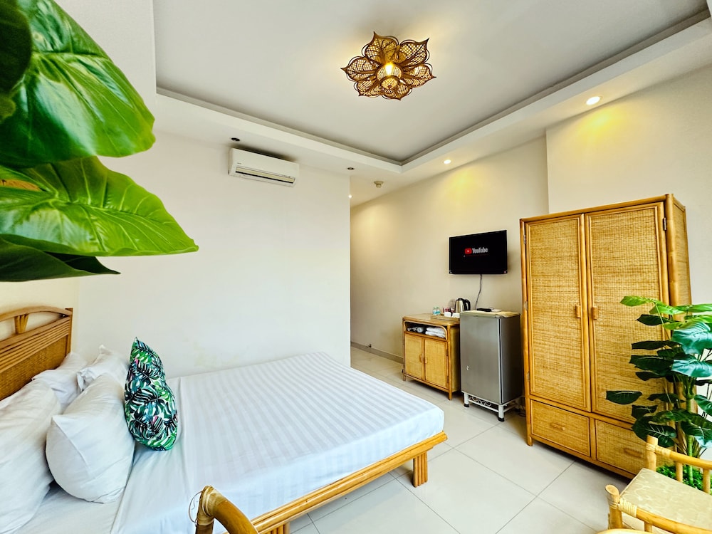 Calmette Hotel 29/50
