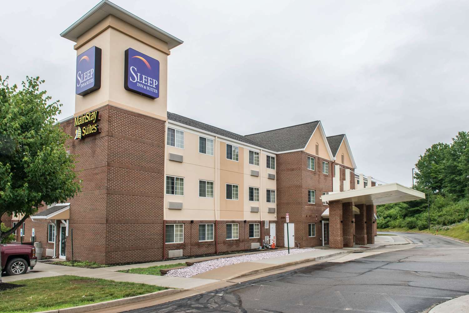 MainStay Suites Pittsburgh Airport 12/12