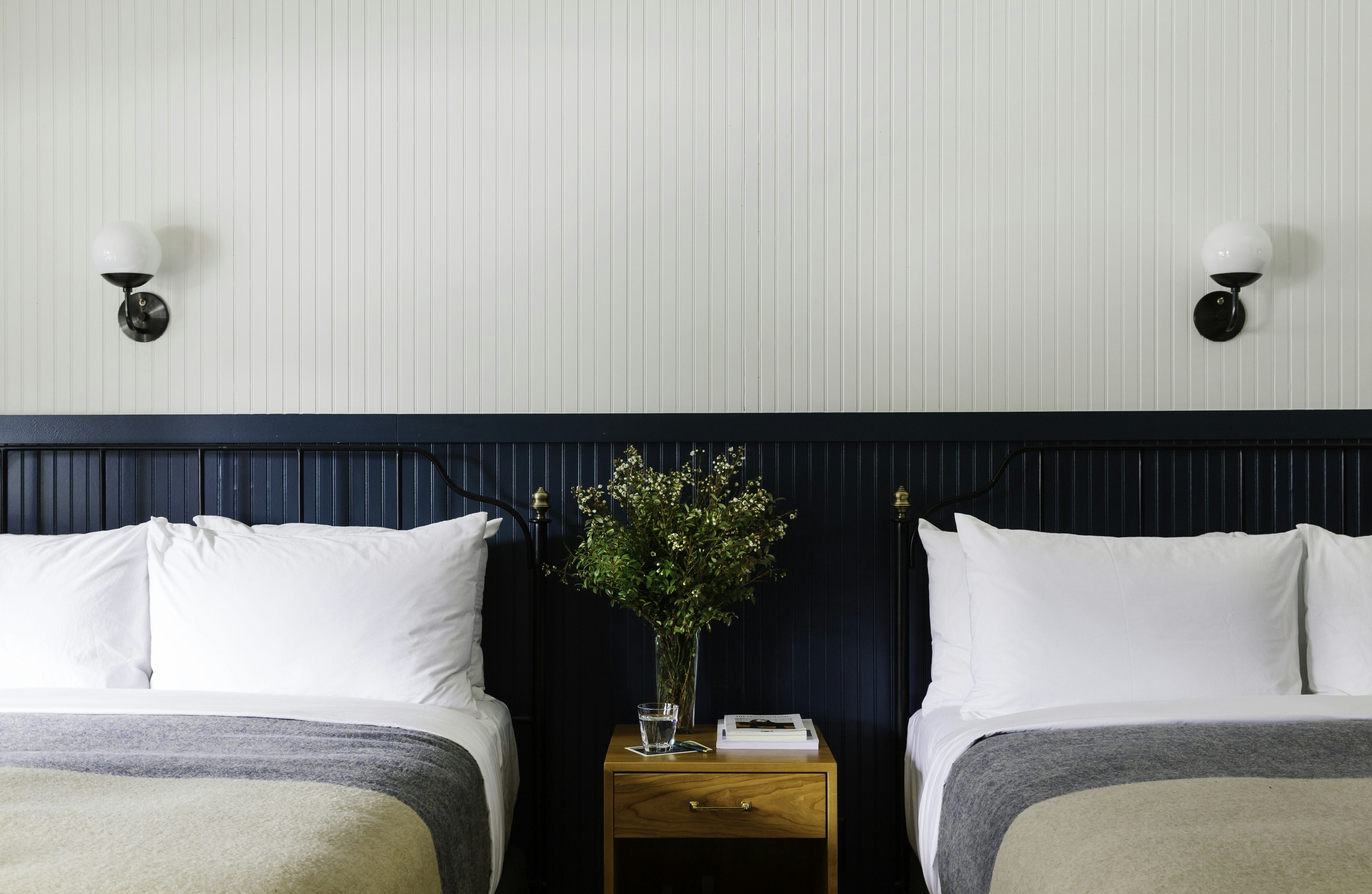 Anvil Hotel 24/65