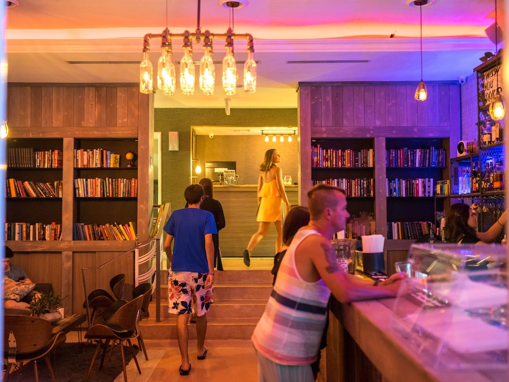 Beds N' Drinks Hostel 48/66