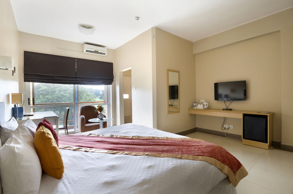 METROPOLE HOTEL 12/51