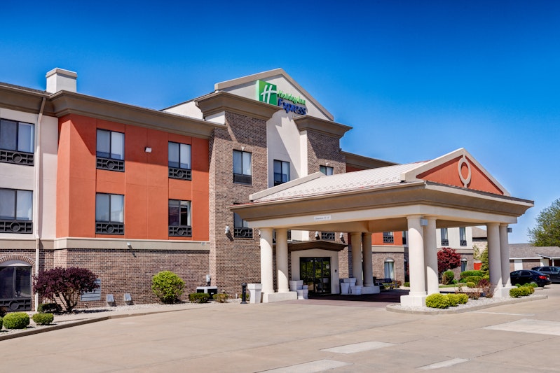 Holiday Inn Express Hotel And Suites Shelbyville Indianapolis 67/71