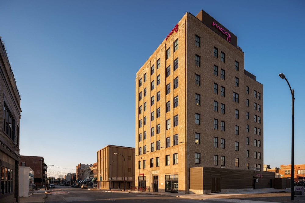 Moxy Springfield Downtown 3/55