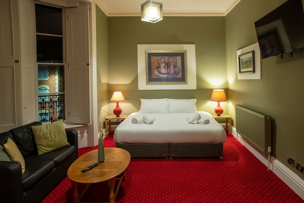 The Knighton Hotel by Payman Club 31/50