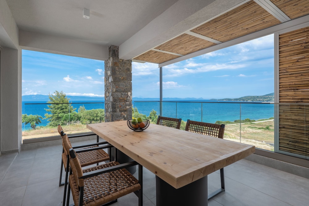 Villa D oro Luxury Villas & Suites 64/80