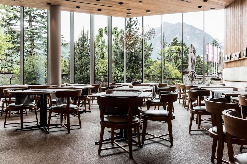 Eden Hotel 36/39