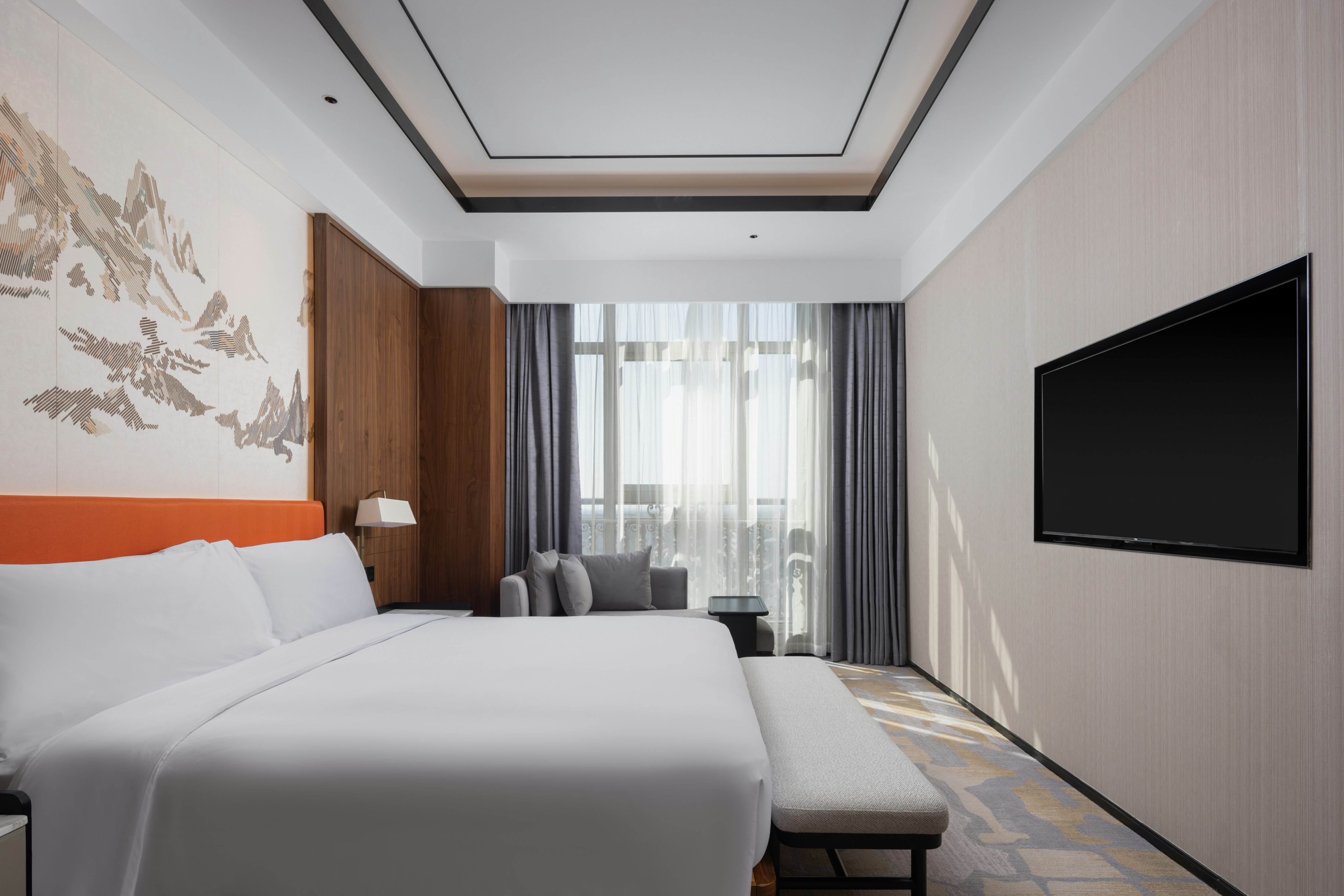 DELUXE, SUITE, KING BED