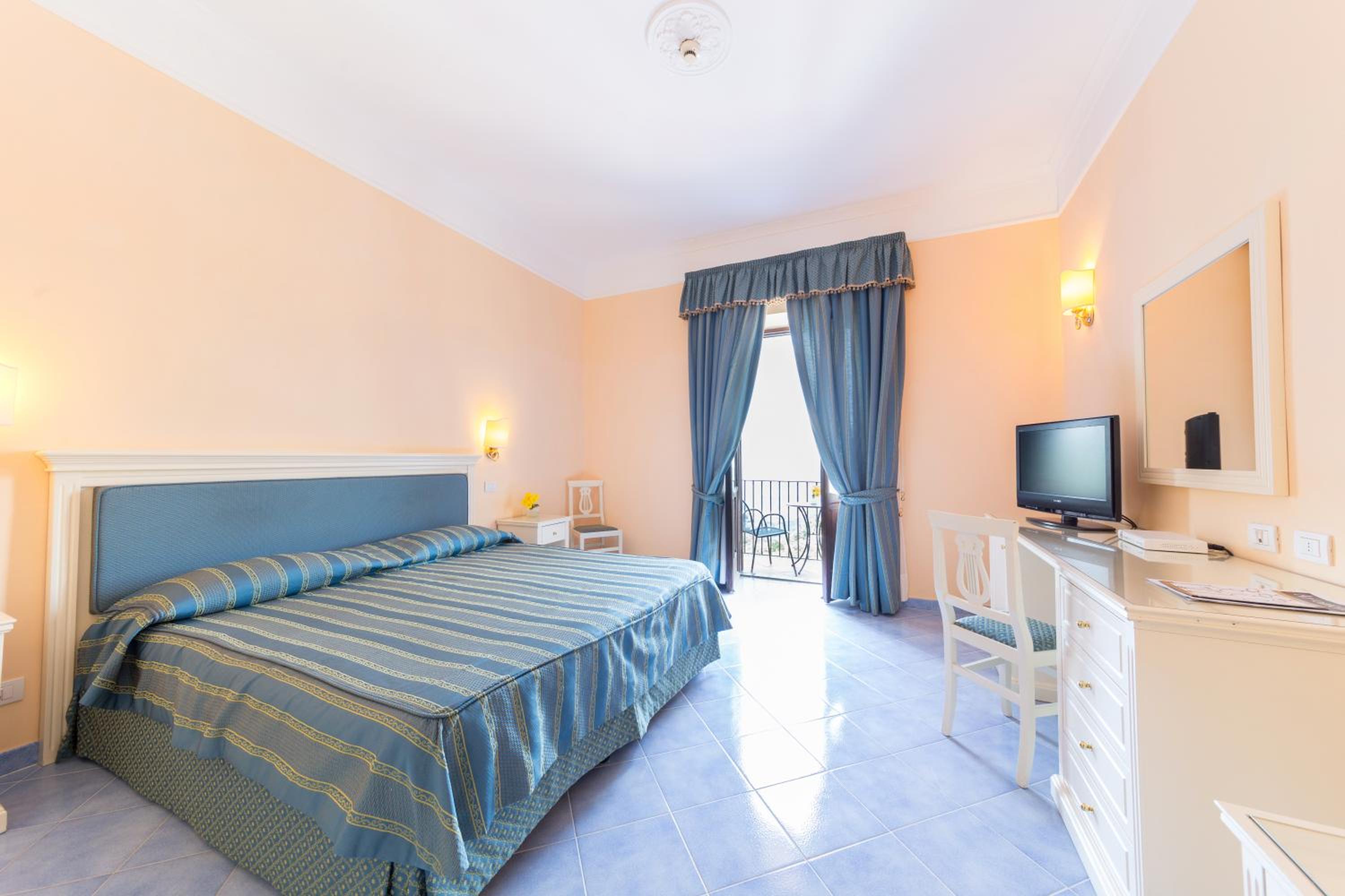 Deluxe, Triple, Sea View