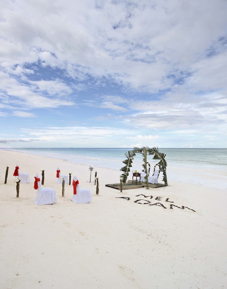 Bluebay Beach Resort & Spa 48/52