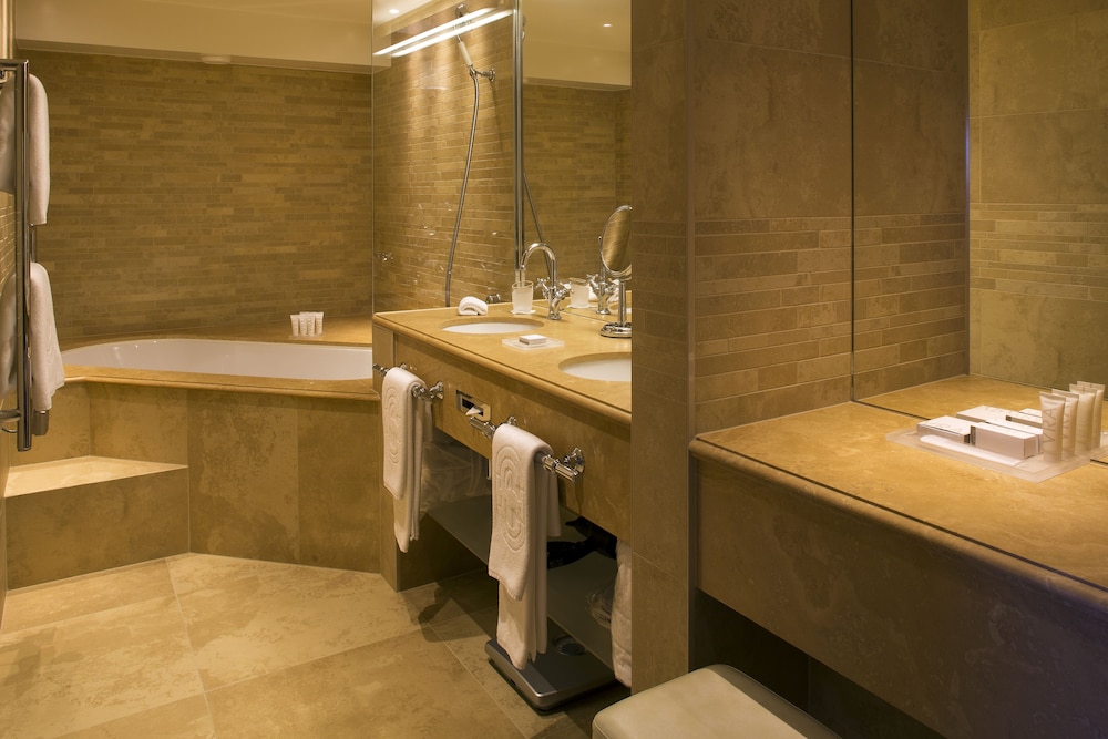 Hotel de La Cigogne Geneva 30/69