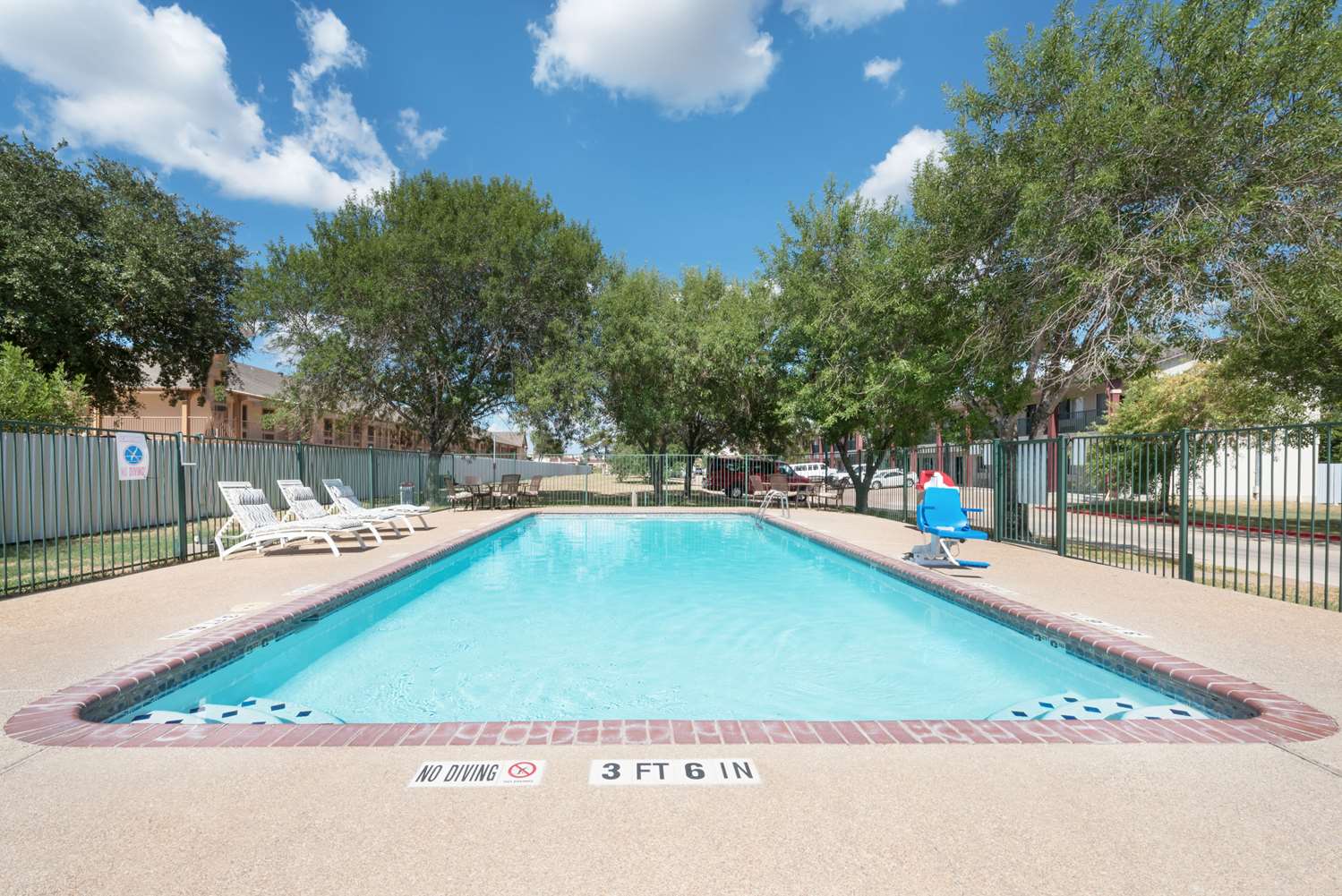 Days Inn by Wyndham Bryan College Station 6/8