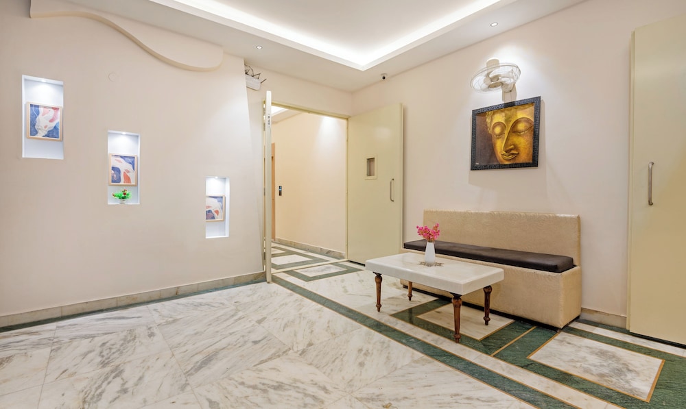 Hotel Paras International 35/49
