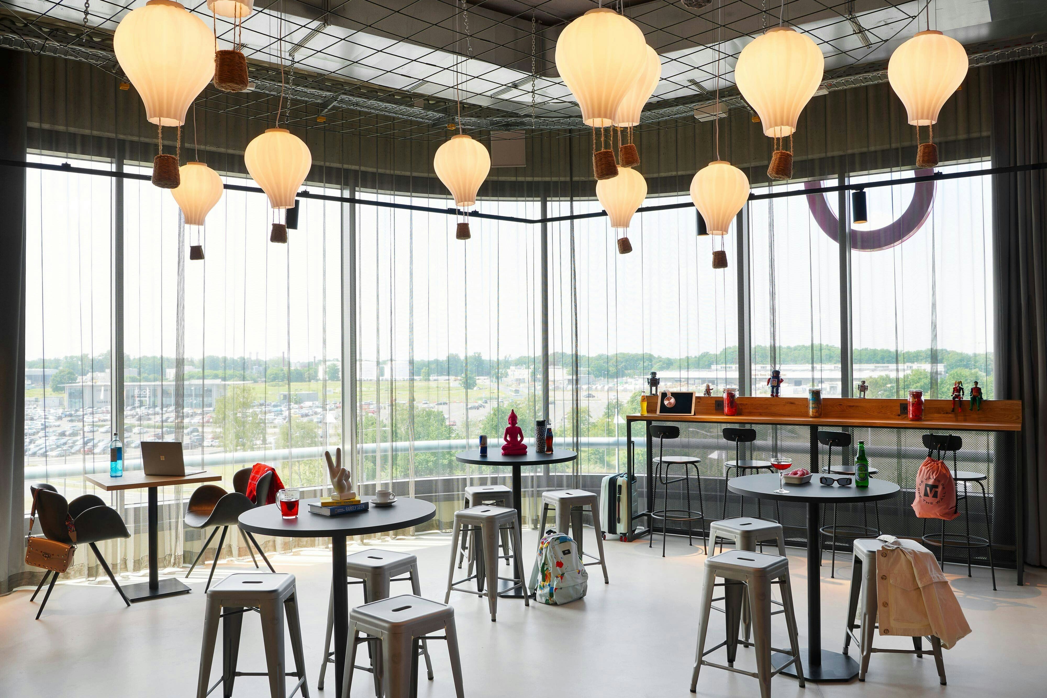 Moxy Cologne Bonn Airport 15/30