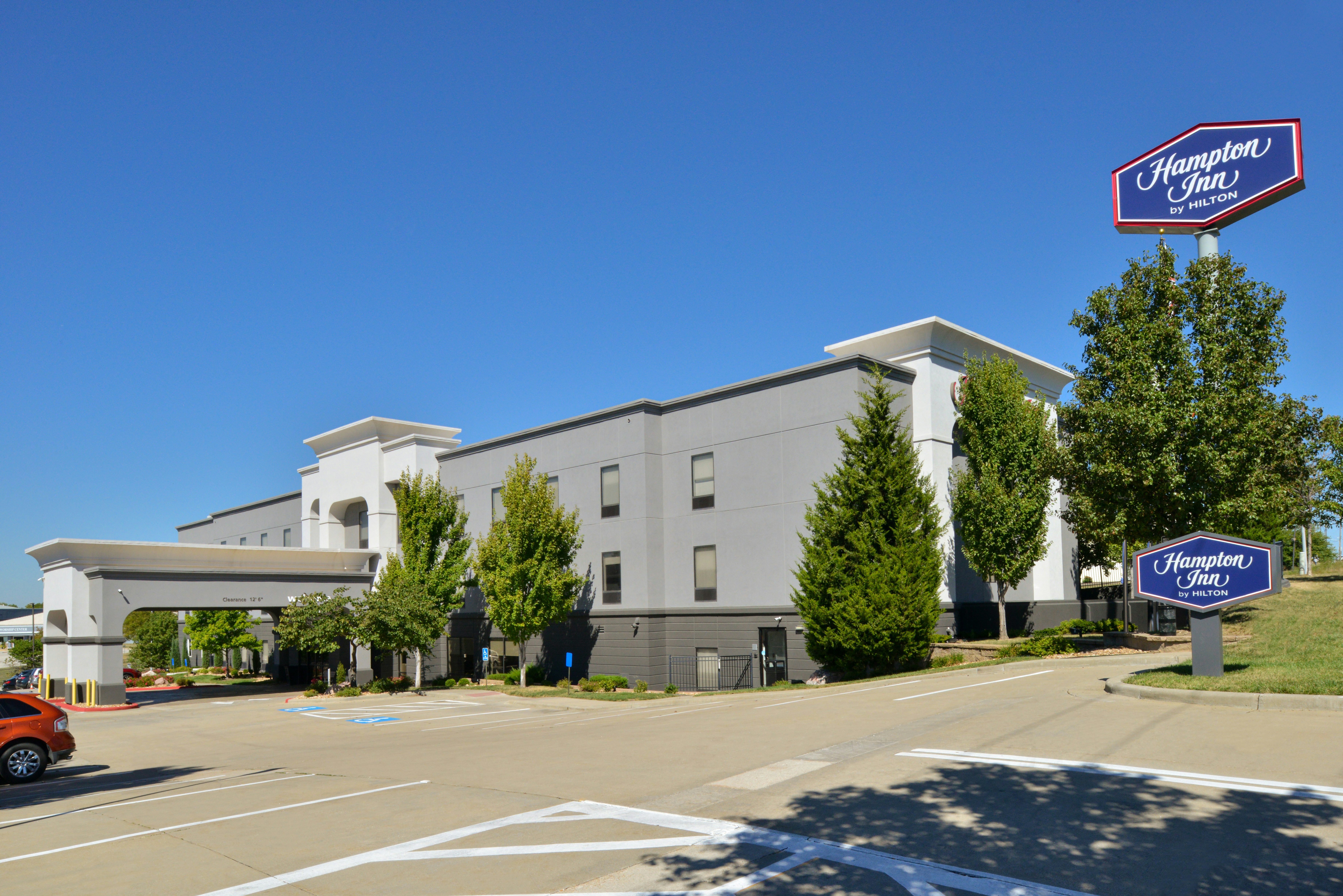 Hampton Inn Kansas City Northeast 21/23