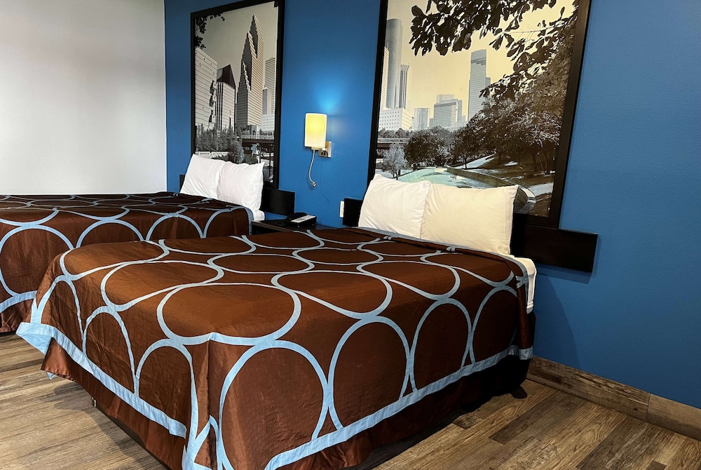 Efficiency, 2 Queen Beds