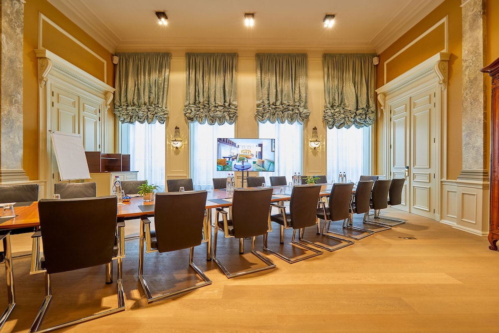 Grand Hotel Casselbergh 58/69