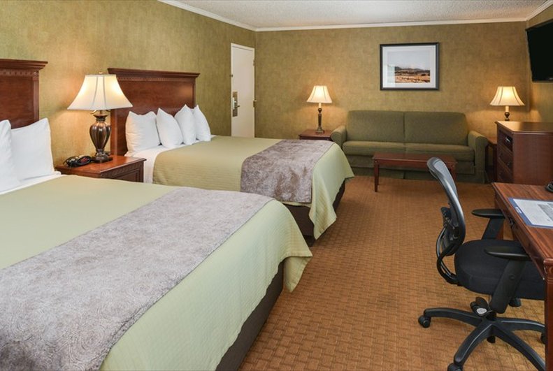 Best Western Plus Black Oak 32/76