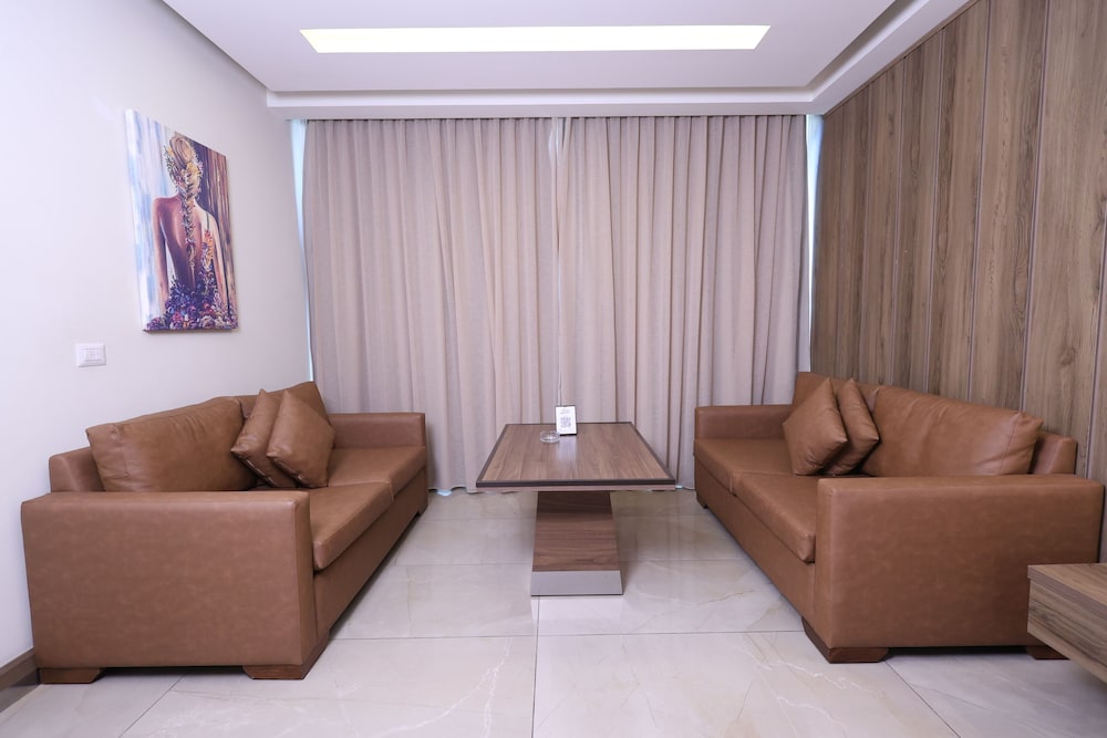 Ibiza hotel 20/50