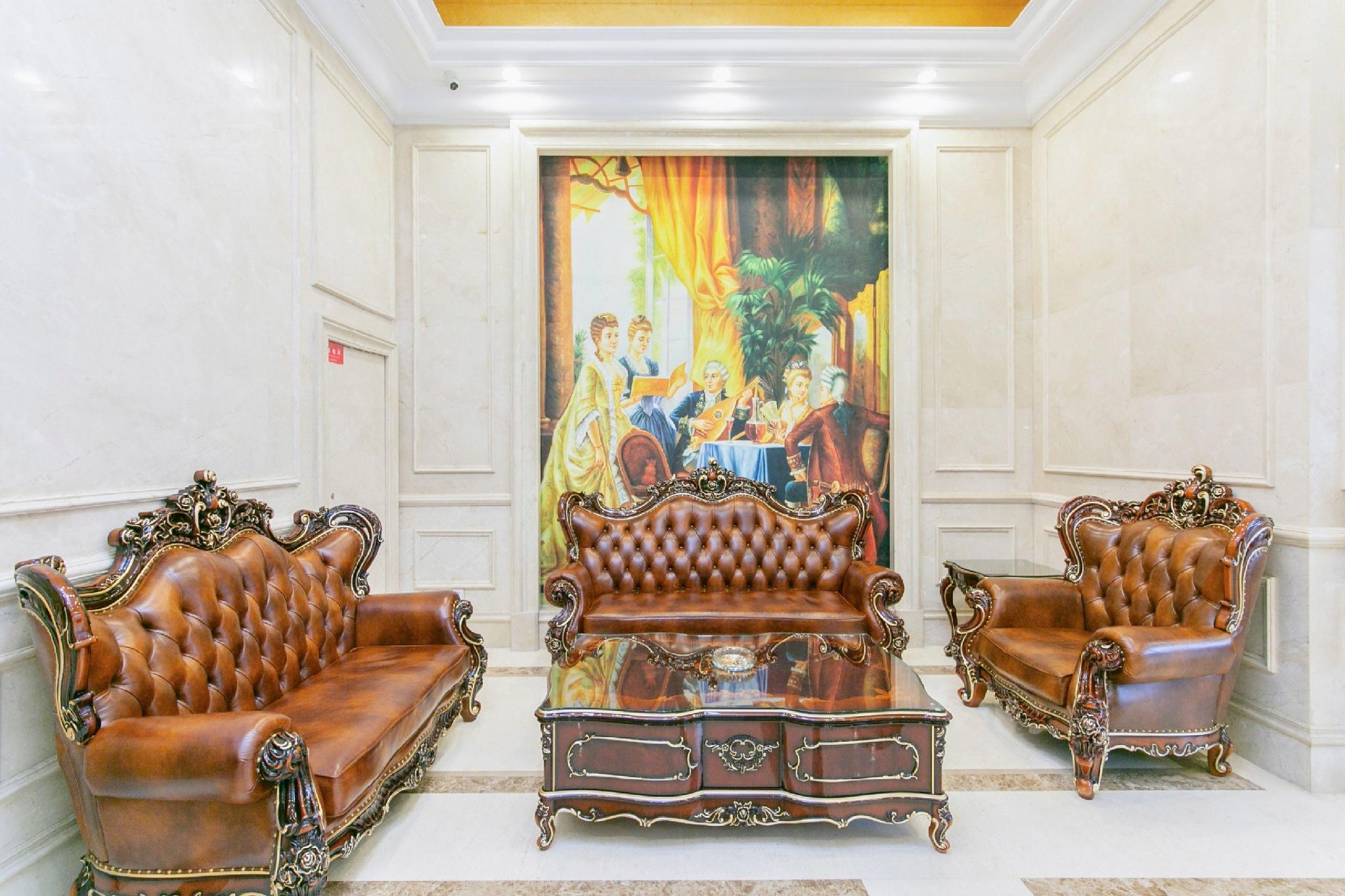 Vienna Hotel (North Square of Chengdu North Railway Station) 35/50