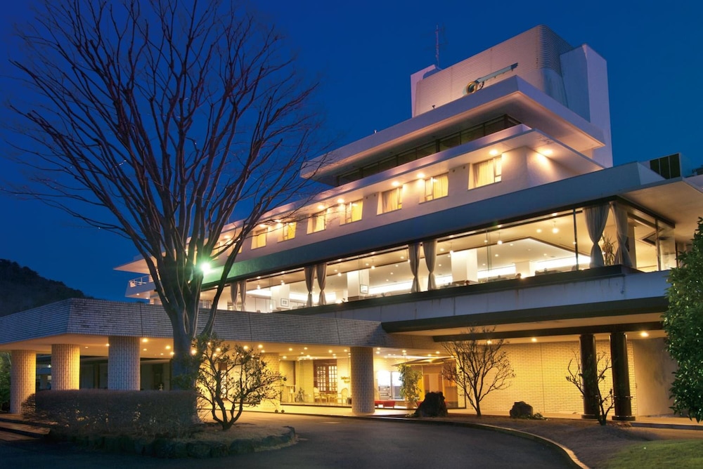 SOUTHERN CROSS RESORT 2/68