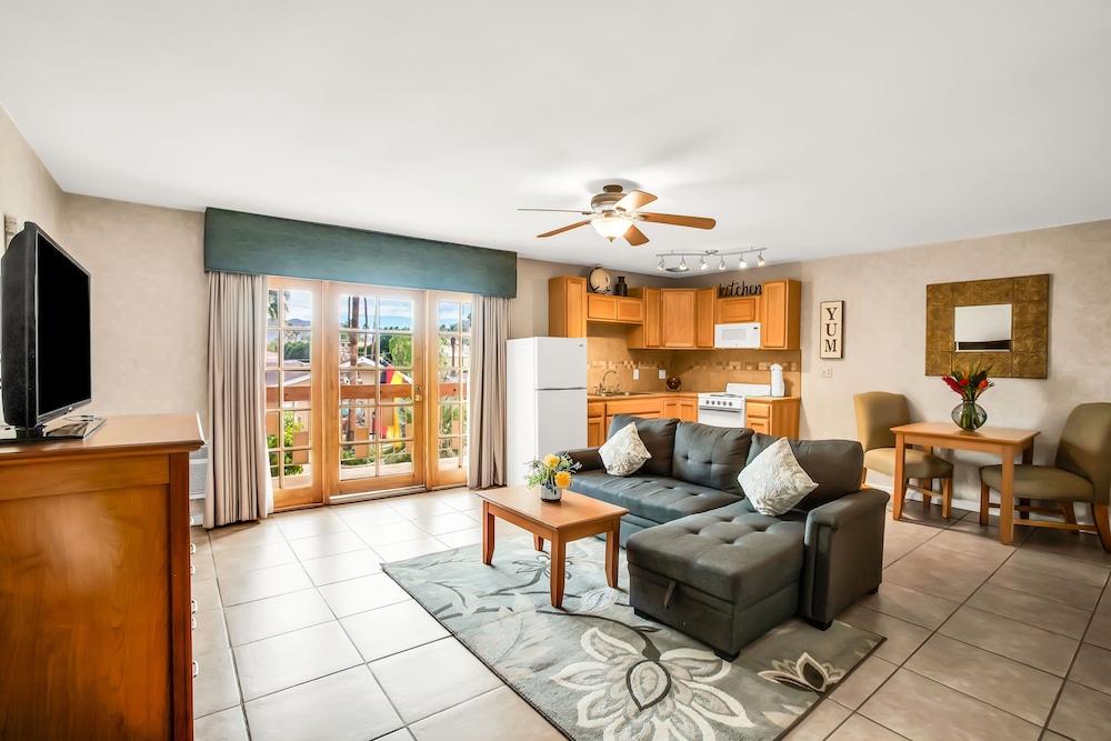 Inn at Deep Canyon 48/71