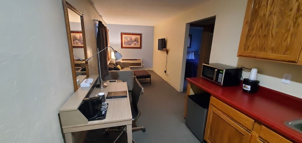 Pictured Rocks Inn & Suites 55/70