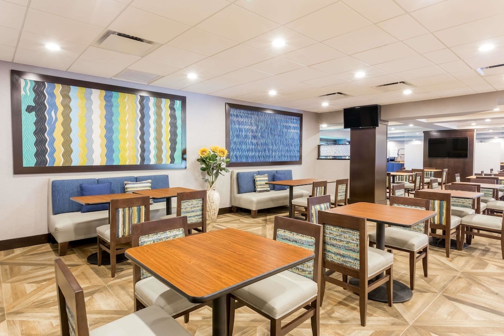 Wingate By Wyndham Convention Center Closest Universal Orlando 32/41