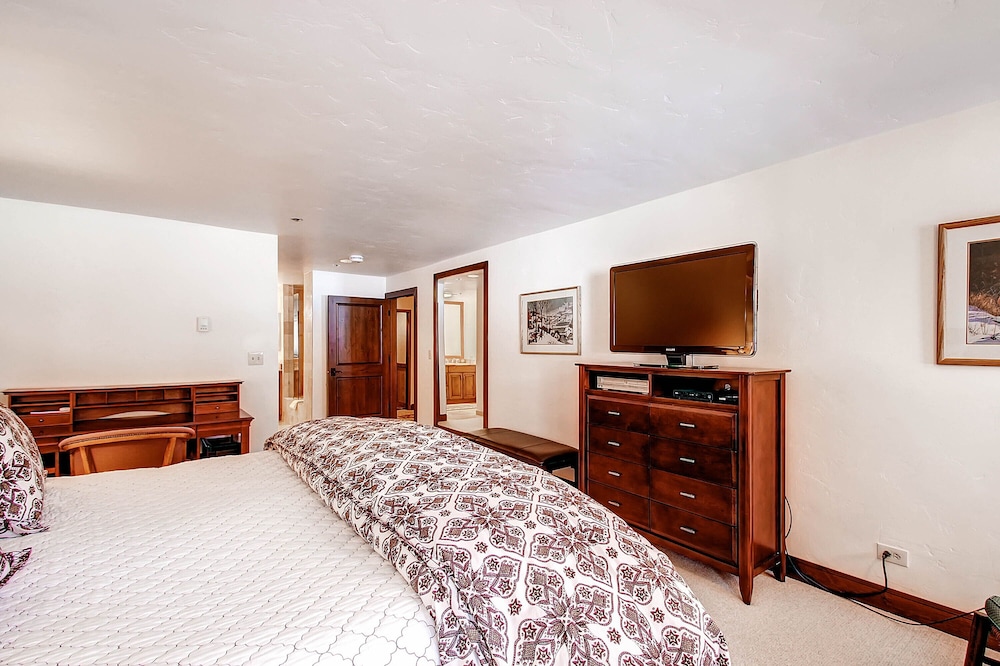 Kiva Lodge By East West 20/72