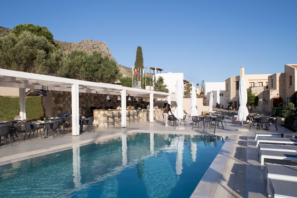 Sundance Apartments And Suites Time To Smile in HERSONISSOS